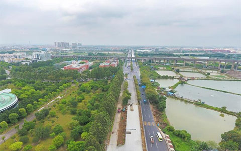 東部開發公司負責建設的項目包括:南國路道路交通升級改造工程,德勝